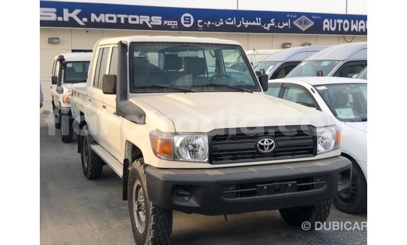 Hividy Toyota Land Cruiser fotsy Car in Import - Dubai in Diana Hividy Toyota Land Cruiser fotsy Car in Import - Dubai in Diana