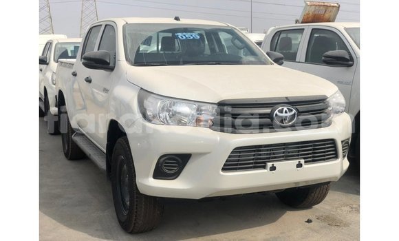 Buy Import Toyota Hilux White Car in Import - Dubai in Diana