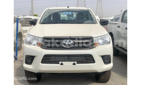 Acheter Import Voiture Toyota Hilux Blanc à Import - Dubai, Diana Acheter Import Voiture Toyota Hilux Blanc à Import - Dubai, Diana