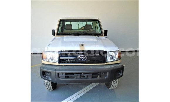 Buy Import Toyota Land Cruiser Beige Car in Import - Dubai in Diana