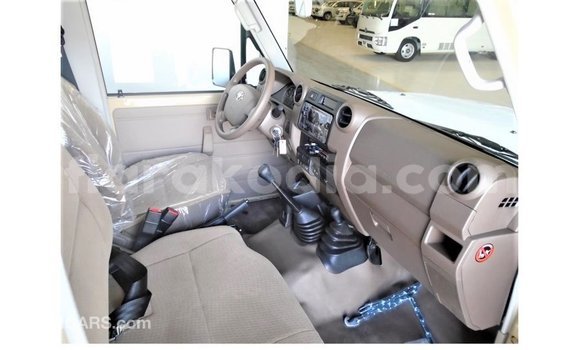 Buy Import Toyota Land Cruiser Beige Car in Import - Dubai in Diana Buy Import Toyota Land Cruiser Beige Car in Import - Dubai in Diana