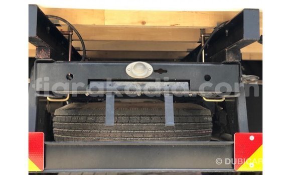 Buy Import Mitsubishi Carisma White Car in Import - Dubai in Diana Buy Import Mitsubishi Carisma White Car in Import - Dubai in Diana