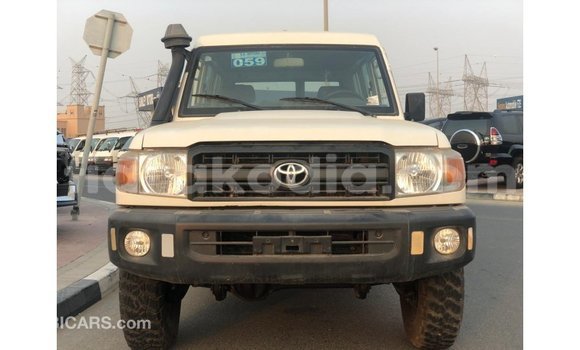 Hividy Toyota Land Cruiser fotsy Car in Import - Dubai in Diana Hividy Toyota Land Cruiser fotsy Car in Import - Dubai in Diana