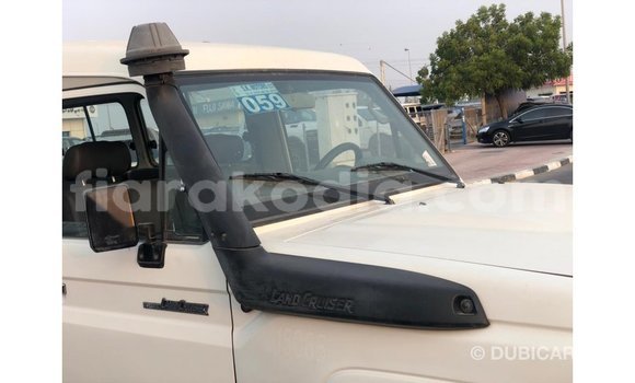 Hividy Toyota Land Cruiser fotsy Car in Import - Dubai in Diana Hividy Toyota Land Cruiser fotsy Car in Import - Dubai in Diana