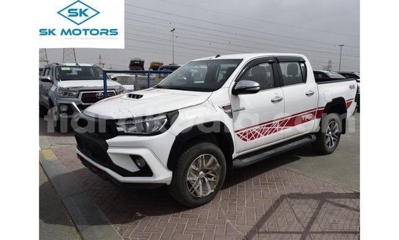 Buy Import Toyota Hilux White Car in Import - Dubai in Diana