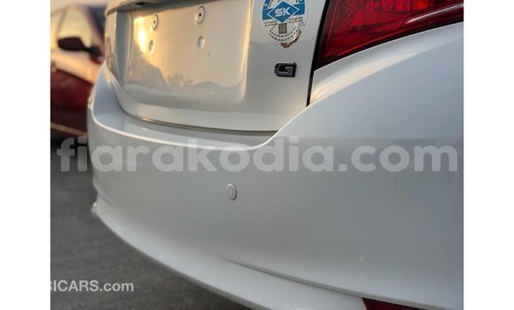 Hividy Toyota Yaris fotsy Car in Import - Dubai in Diana Hividy Toyota Yaris fotsy Car in Import - Dubai in Diana