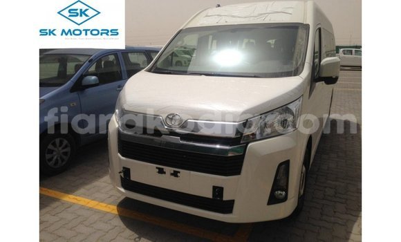 Buy Import Toyota Hiace White Car in Import - Dubai in Diana