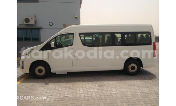 Hividy Toyota Hiace fotsy Car in Import - Dubai in Diana Hividy Toyota Hiace fotsy Car in Import - Dubai in Diana