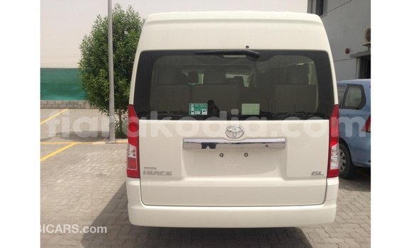 Hividy Toyota Hiace fotsy Car in Import - Dubai in Diana Hividy Toyota Hiace fotsy Car in Import - Dubai in Diana