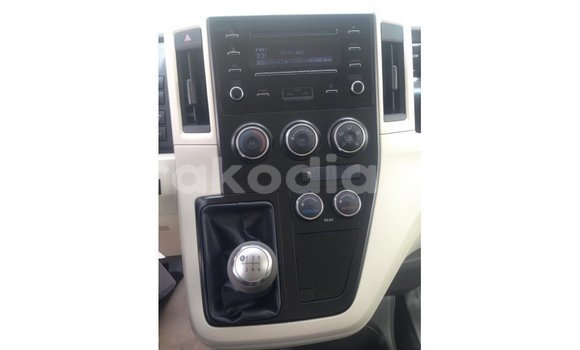 Hividy Toyota Hiace fotsy Car in Import - Dubai in Diana Hividy Toyota Hiace fotsy Car in Import - Dubai in Diana