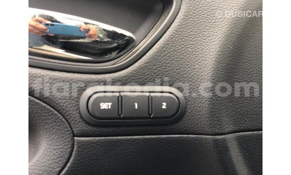 Acheter Import Voiture Kia Cerato Blanc à Import - Dubai, Diana Acheter Import Voiture Kia Cerato Blanc à Import - Dubai, Diana