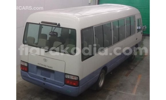 Acheter Import Voiture Toyota Coaster Blanc à Import - Dubai, Diana Acheter Import Voiture Toyota Coaster Blanc à Import - Dubai, Diana