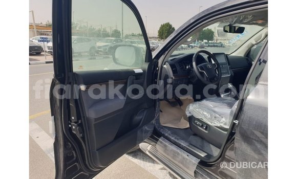 Acheter Import Voiture Toyota Land Cruiser Noir à Import - Dubai, Diana Acheter Import Voiture Toyota Land Cruiser Noir à Import - Dubai, Diana