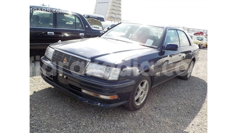 Big with watermark toyota crown diana import dubai 6230