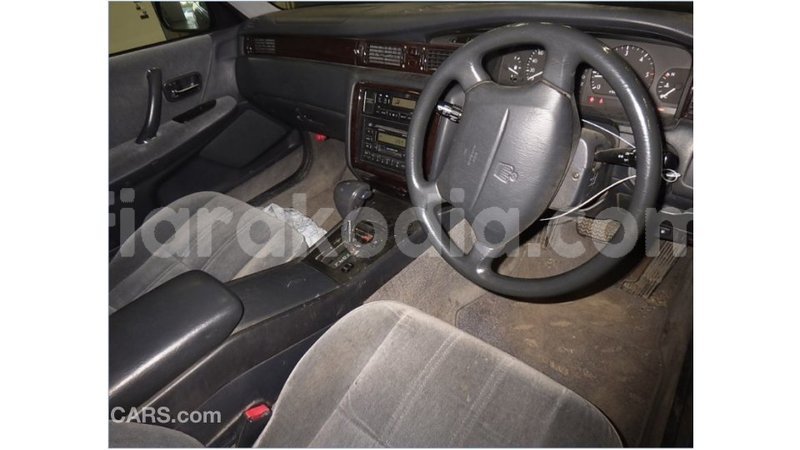 Big with watermark toyota crown diana import dubai 6230