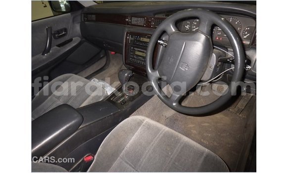 Acheter Import Voiture Toyota Crown Bleu à Import - Dubai, Diana Acheter Import Voiture Toyota Crown Bleu à Import - Dubai, Diana