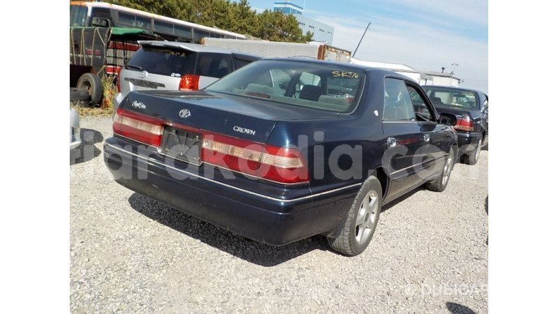 Big with watermark toyota crown diana import dubai 6230