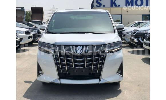 Acheter Import Voiture Toyota Alphard Blanc à Import - Dubai, Diana Acheter Import Voiture Toyota Alphard Blanc à Import - Dubai, Diana