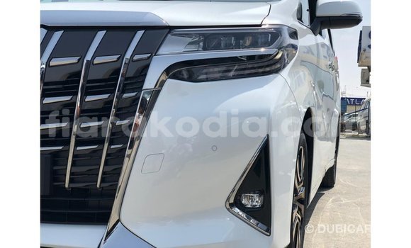 Acheter Import Voiture Toyota Alphard Blanc à Import - Dubai, Diana Acheter Import Voiture Toyota Alphard Blanc à Import - Dubai, Diana