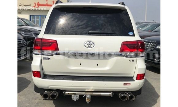 Acheter Import Voiture Toyota Land Cruiser Blanc à Import - Dubai, Diana Acheter Import Voiture Toyota Land Cruiser Blanc à Import - Dubai, Diana