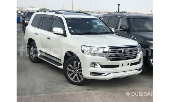 Acheter Import Voiture Toyota Land Cruiser Blanc à Import - Dubai, Diana Acheter Import Voiture Toyota Land Cruiser Blanc à Import - Dubai, Diana