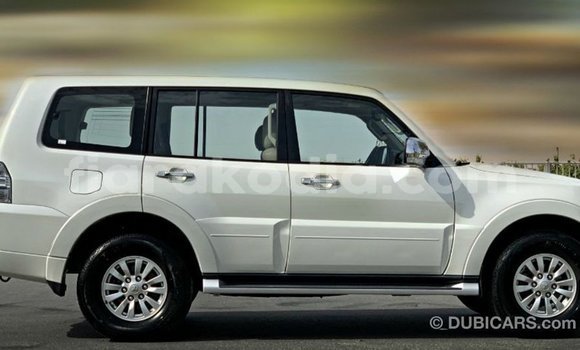 Acheter Import Voiture Mitsubishi Pajero Blanc à Import - Dubai, Diana Acheter Import Voiture Mitsubishi Pajero Blanc à Import - Dubai, Diana