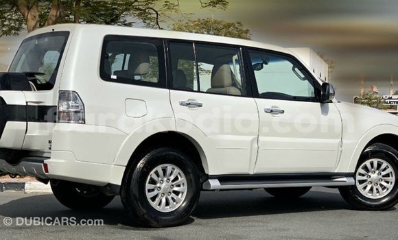 Acheter Import Voiture Mitsubishi Pajero Blanc à Import - Dubai, Diana Acheter Import Voiture Mitsubishi Pajero Blanc à Import - Dubai, Diana