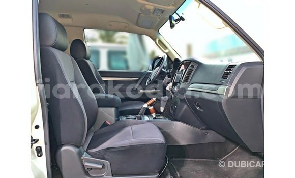 Acheter Import Voiture Mitsubishi Pajero Blanc à Import - Dubai, Diana Acheter Import Voiture Mitsubishi Pajero Blanc à Import - Dubai, Diana