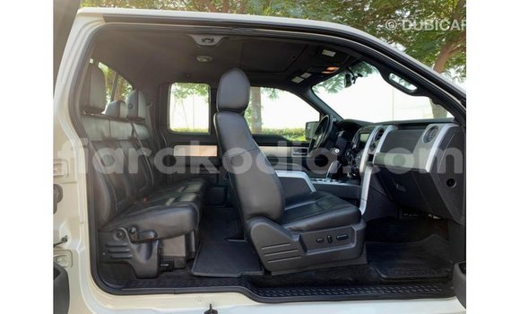 Hividy Ford Club Wagon beige Car in Import - Dubai in Diana Hividy Ford Club Wagon beige Car in Import - Dubai in Diana