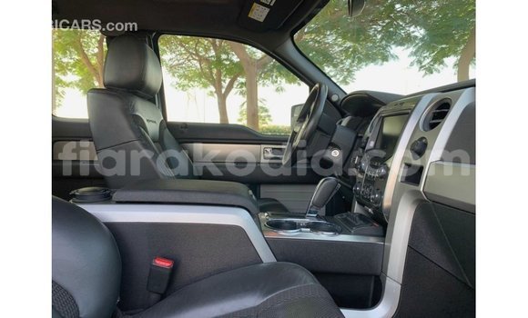 Hividy Ford Club Wagon beige Car in Import - Dubai in Diana Hividy Ford Club Wagon beige Car in Import - Dubai in Diana