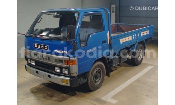 Buy Import Toyota HiAce Blue Truck in Import - Dubai in Diana Buy Import Toyota HiAce Blue Truck in Import - Dubai in Diana