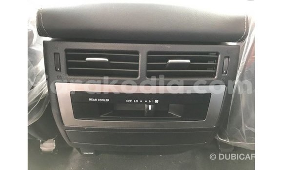 Acheter Import Voiture Toyota Land Cruiser Blanc à Import - Dubai, Diana Acheter Import Voiture Toyota Land Cruiser Blanc à Import - Dubai, Diana