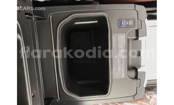 Acheter Import Voiture Toyota Land Cruiser Blanc à Import - Dubai, Diana Acheter Import Voiture Toyota Land Cruiser Blanc à Import - Dubai, Diana