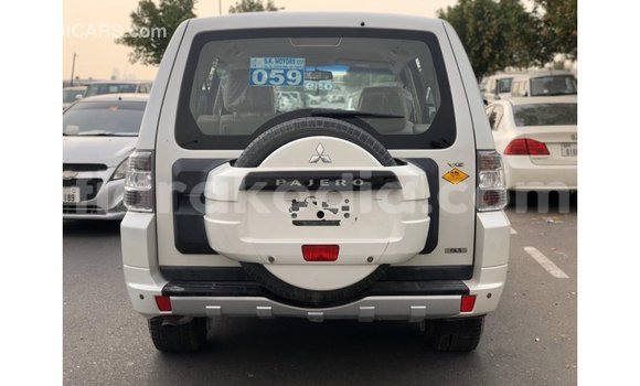 Acheter Import Voiture Mitsubishi Pajero Blanc à Import - Dubai, Diana Acheter Import Voiture Mitsubishi Pajero Blanc à Import - Dubai, Diana