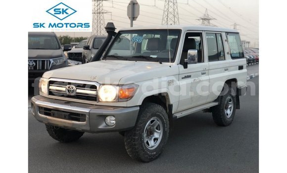 Acheter Import Voiture Toyota Land Cruiser Blanc à Import - Dubai, Diana Acheter Import Voiture Toyota Land Cruiser Blanc à Import - Dubai, Diana
