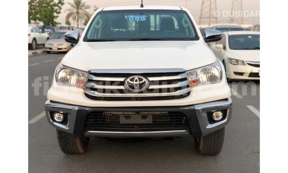 Hividy Toyota Hilux fotsy Car in Import - Dubai in Diana Hividy Toyota Hilux fotsy Car in Import - Dubai in Diana