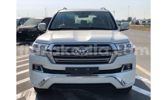 Acheter Import Voiture Toyota Land Cruiser Blanc à Import - Dubai, Diana Acheter Import Voiture Toyota Land Cruiser Blanc à Import - Dubai, Diana