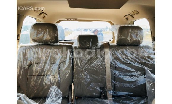 Acheter Import Voiture Toyota Land Cruiser Blanc à Import - Dubai, Diana Acheter Import Voiture Toyota Land Cruiser Blanc à Import - Dubai, Diana