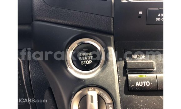 Acheter Import Voiture Toyota Land Cruiser Blanc à Import - Dubai, Diana Acheter Import Voiture Toyota Land Cruiser Blanc à Import - Dubai, Diana