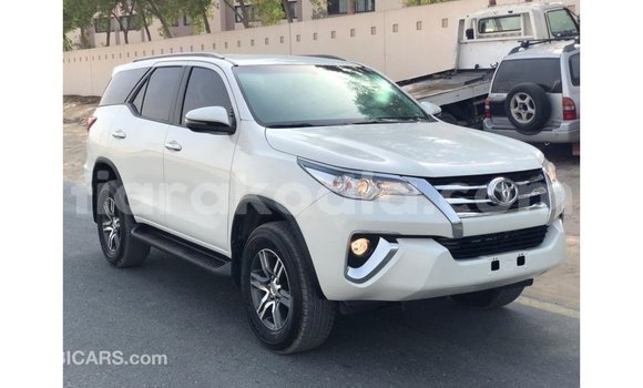 Acheter Import Voiture Toyota Fortuner Blanc à Import - Dubai, Diana Acheter Import Voiture Toyota Fortuner Blanc à Import - Dubai, Diana