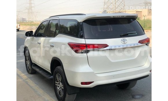 Acheter Import Voiture Toyota Fortuner Blanc à Import - Dubai, Diana Acheter Import Voiture Toyota Fortuner Blanc à Import - Dubai, Diana