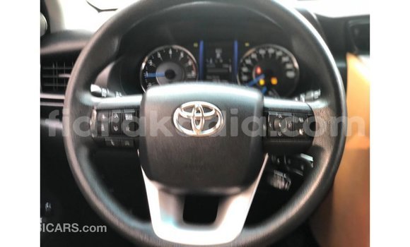 Acheter Import Voiture Toyota Fortuner Blanc à Import - Dubai, Diana Acheter Import Voiture Toyota Fortuner Blanc à Import - Dubai, Diana