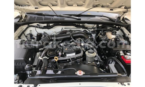 Acheter Import Voiture Toyota Fortuner Blanc à Import - Dubai, Diana Acheter Import Voiture Toyota Fortuner Blanc à Import - Dubai, Diana