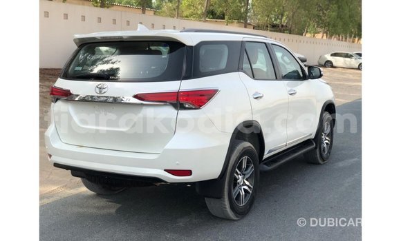 Acheter Import Voiture Toyota Fortuner Blanc à Import - Dubai, Diana Acheter Import Voiture Toyota Fortuner Blanc à Import - Dubai, Diana