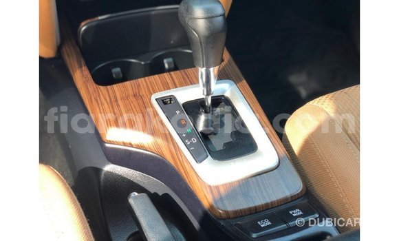 Acheter Import Voiture Toyota Fortuner Blanc à Import - Dubai, Diana Acheter Import Voiture Toyota Fortuner Blanc à Import - Dubai, Diana