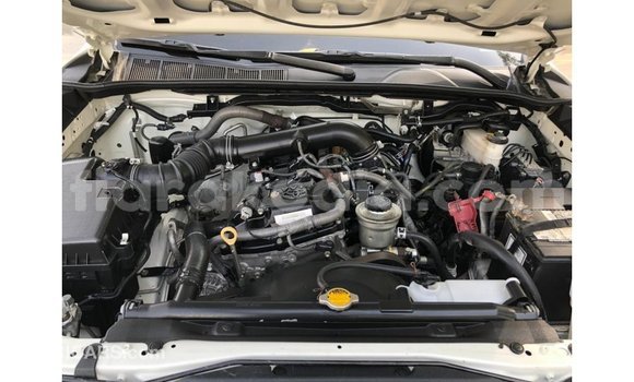 Acheter Import Voiture Toyota Fortuner Blanc à Import - Dubai, Diana Acheter Import Voiture Toyota Fortuner Blanc à Import - Dubai, Diana