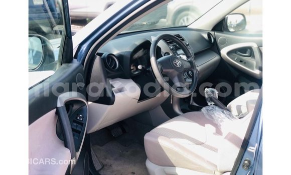 Acheter Import Utilitaire Toyota HiAce Bleu à Import - Dubai, Diana Acheter Import Utilitaire Toyota HiAce Bleu à Import - Dubai, Diana