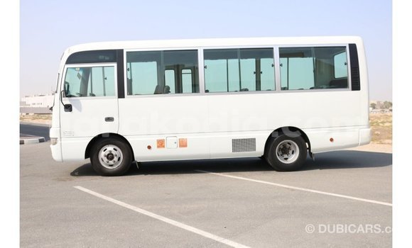 Acheter Import Utilitaire Nissan Evalia Blanc à Import - Dubai, Diana Acheter Import Utilitaire Nissan Evalia Blanc à Import - Dubai, Diana