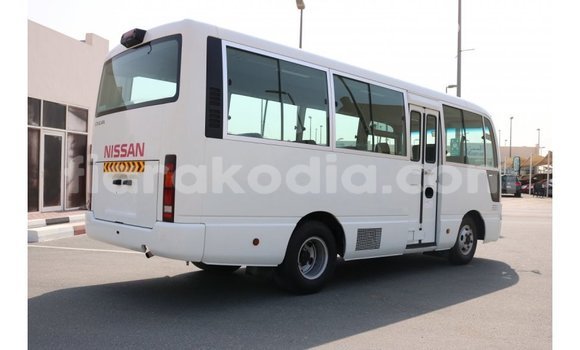 Acheter Import Utilitaire Nissan Evalia Blanc à Import - Dubai, Diana Acheter Import Utilitaire Nissan Evalia Blanc à Import - Dubai, Diana