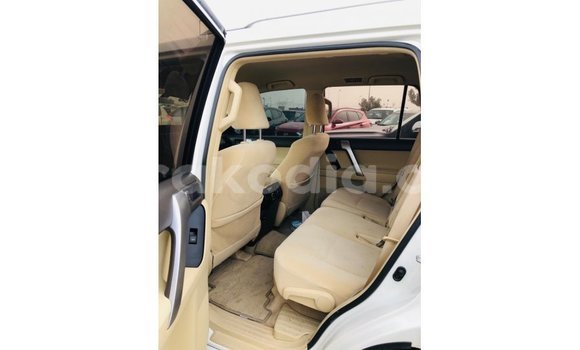 Acheter Import Voiture Toyota Prado Blanc à Import - Dubai, Diana Acheter Import Voiture Toyota Prado Blanc à Import - Dubai, Diana